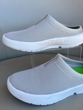 OOFOS Oocoozie Mule Shoes Slip On Mesh Sz 6.5 Gray White Recovery Comfort